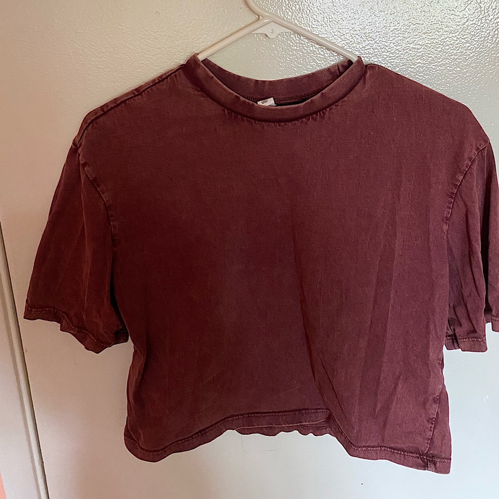 distressed crimson short sleeve tee shirt